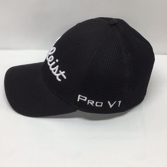 Titleist FJ black golf hat/cap - Picture 2 of 6